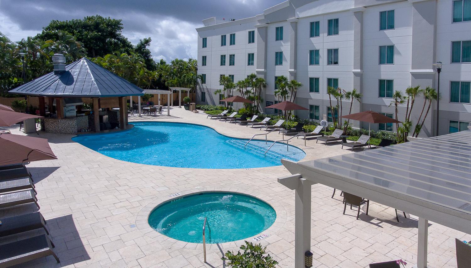 Hampton Inn & Suites San Juan Carolina Exteriör bild