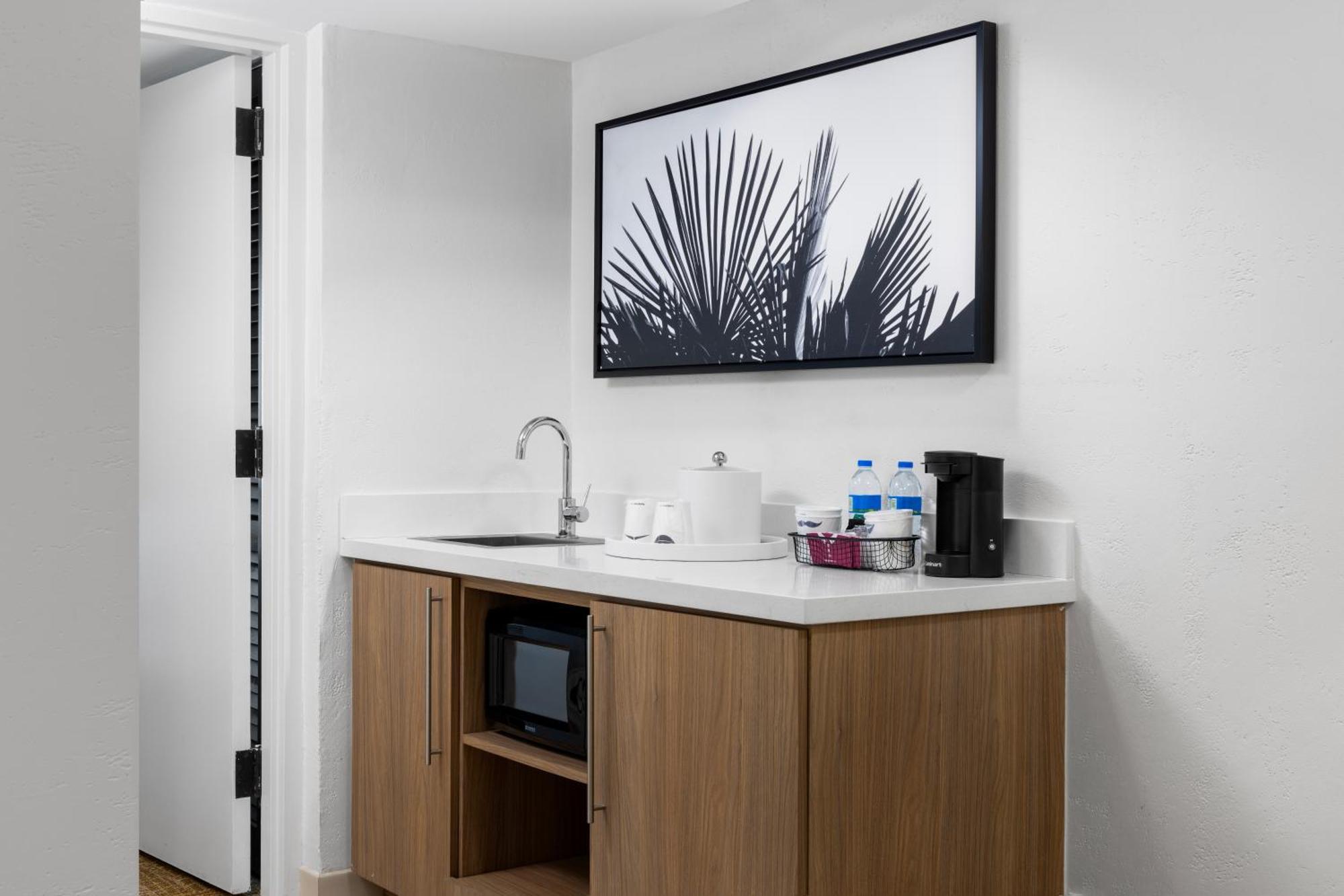 Hampton Inn & Suites San Juan Carolina Exteriör bild