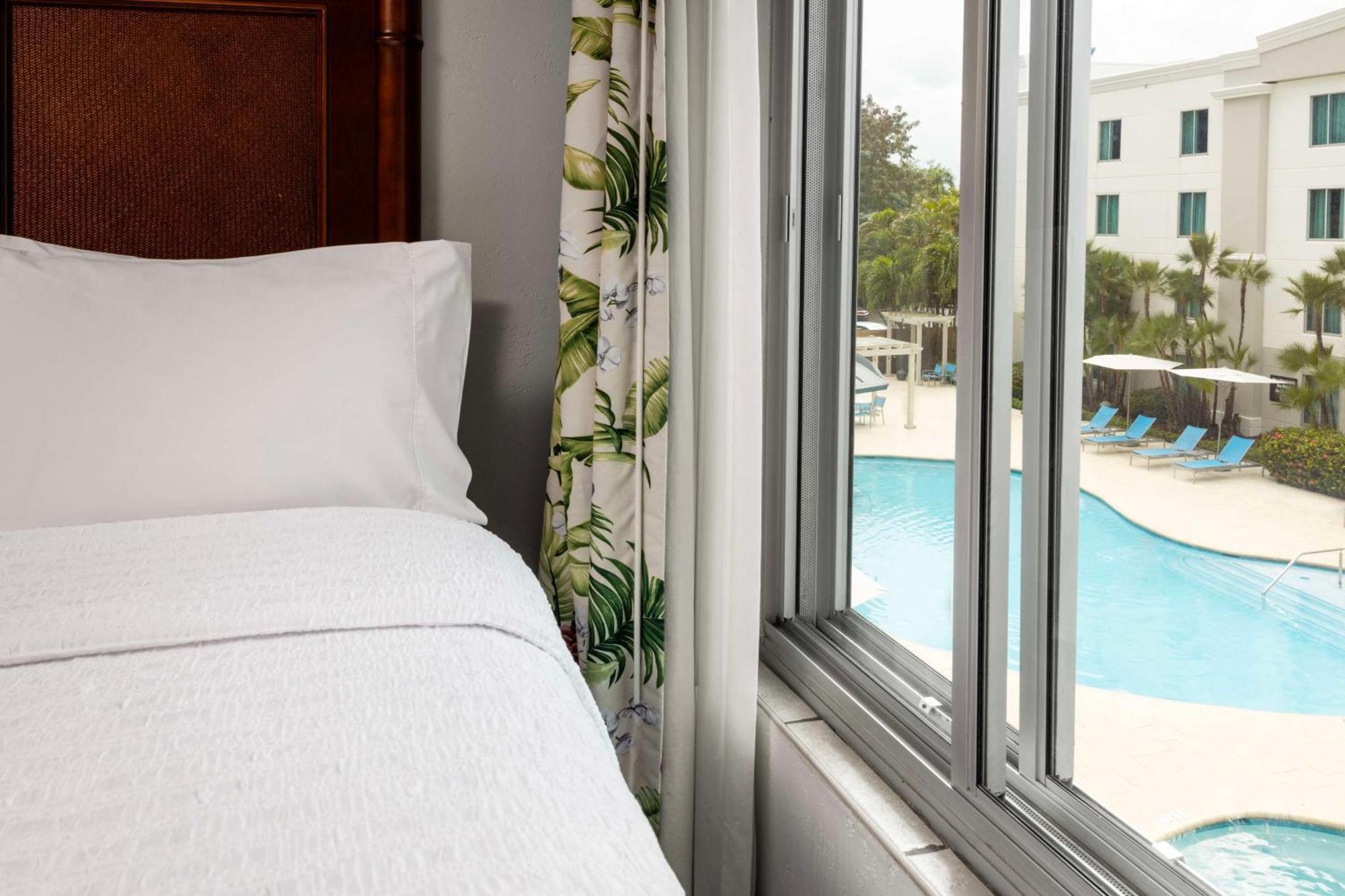 Hampton Inn & Suites San Juan Carolina Exteriör bild
