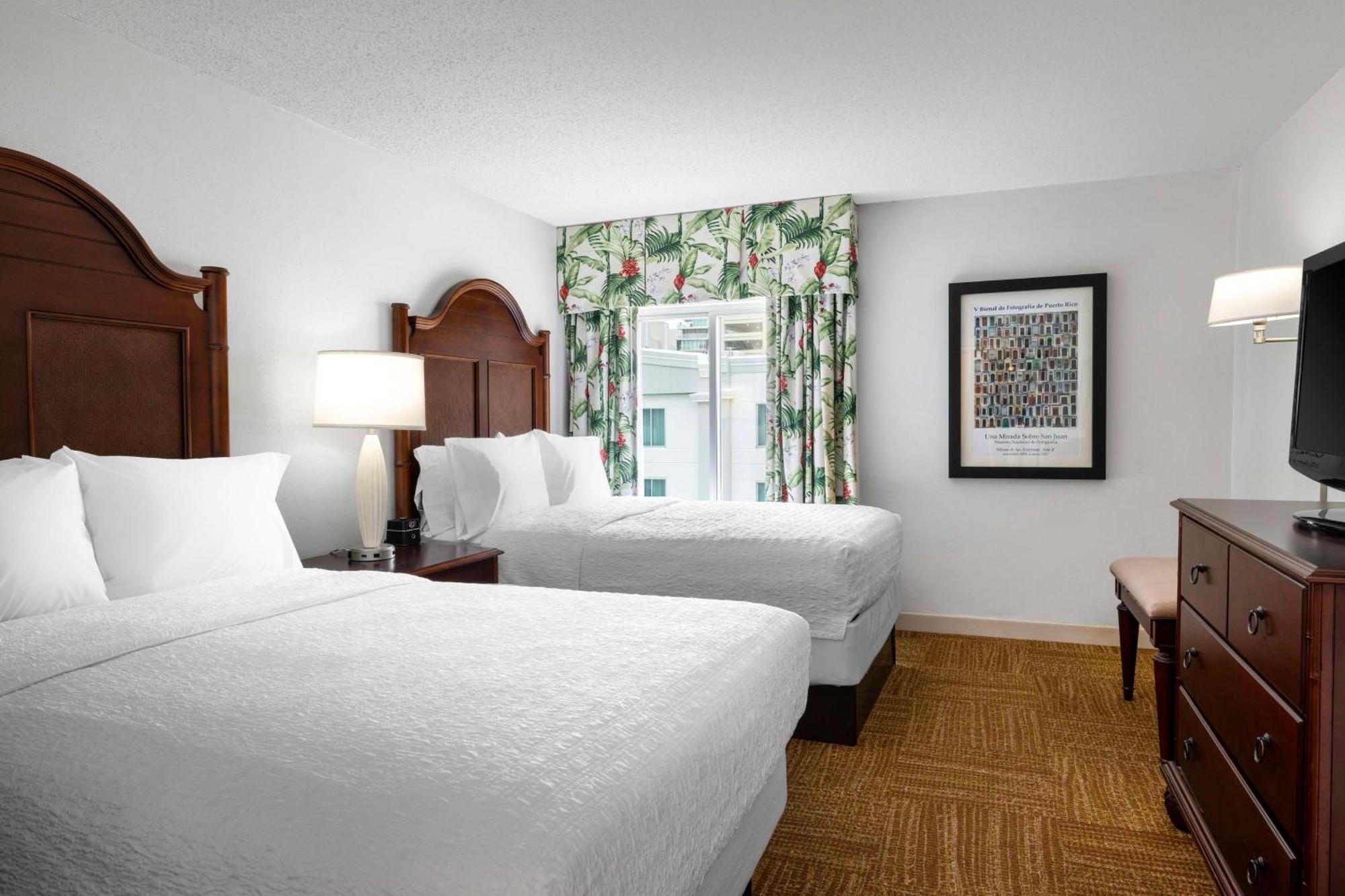 Hampton Inn & Suites San Juan Carolina Exteriör bild