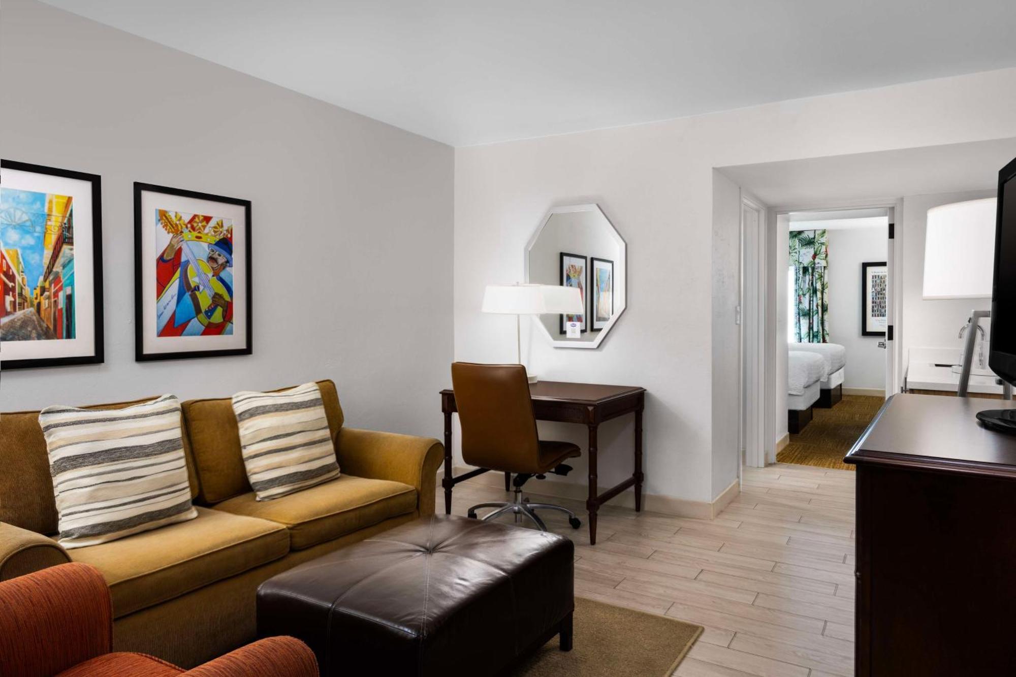 Hampton Inn & Suites San Juan Carolina Exteriör bild